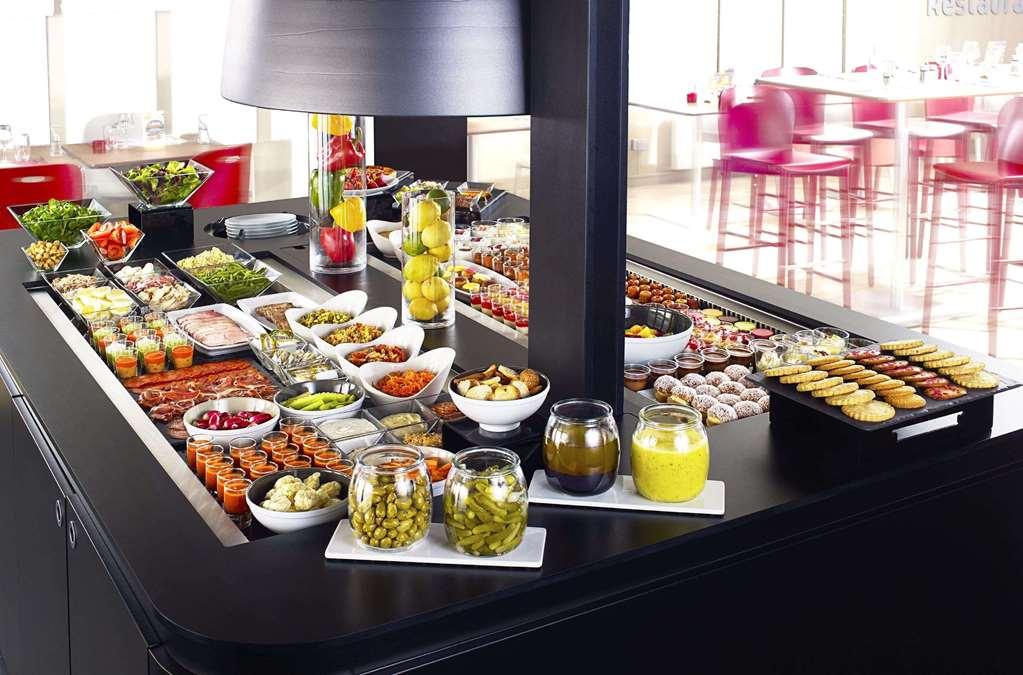Kyriad Chateauroux - Saint-Maur Restaurant bilde